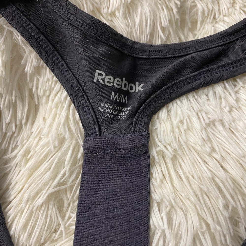 Women’s Reebok Razorback tank - Picture 4 of 5